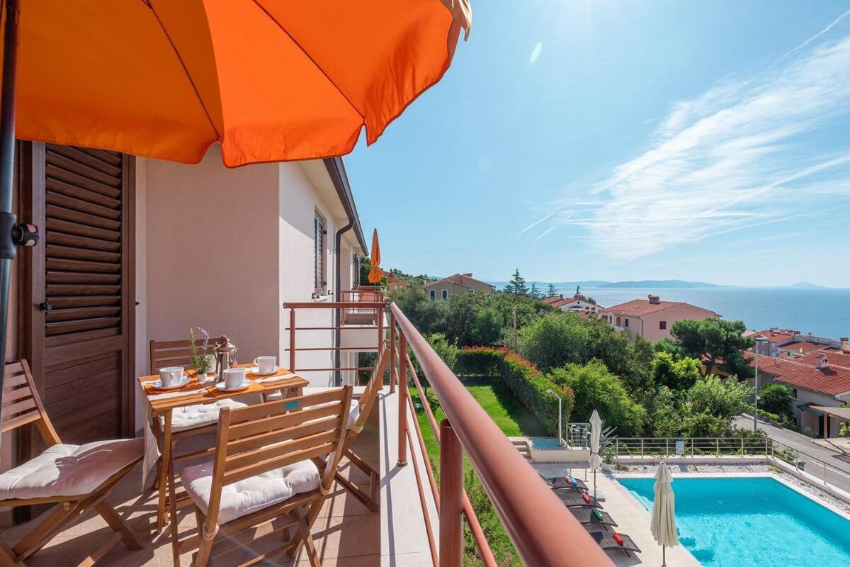 E&T Apartments With A Beautiful Pool Rabac Room photo