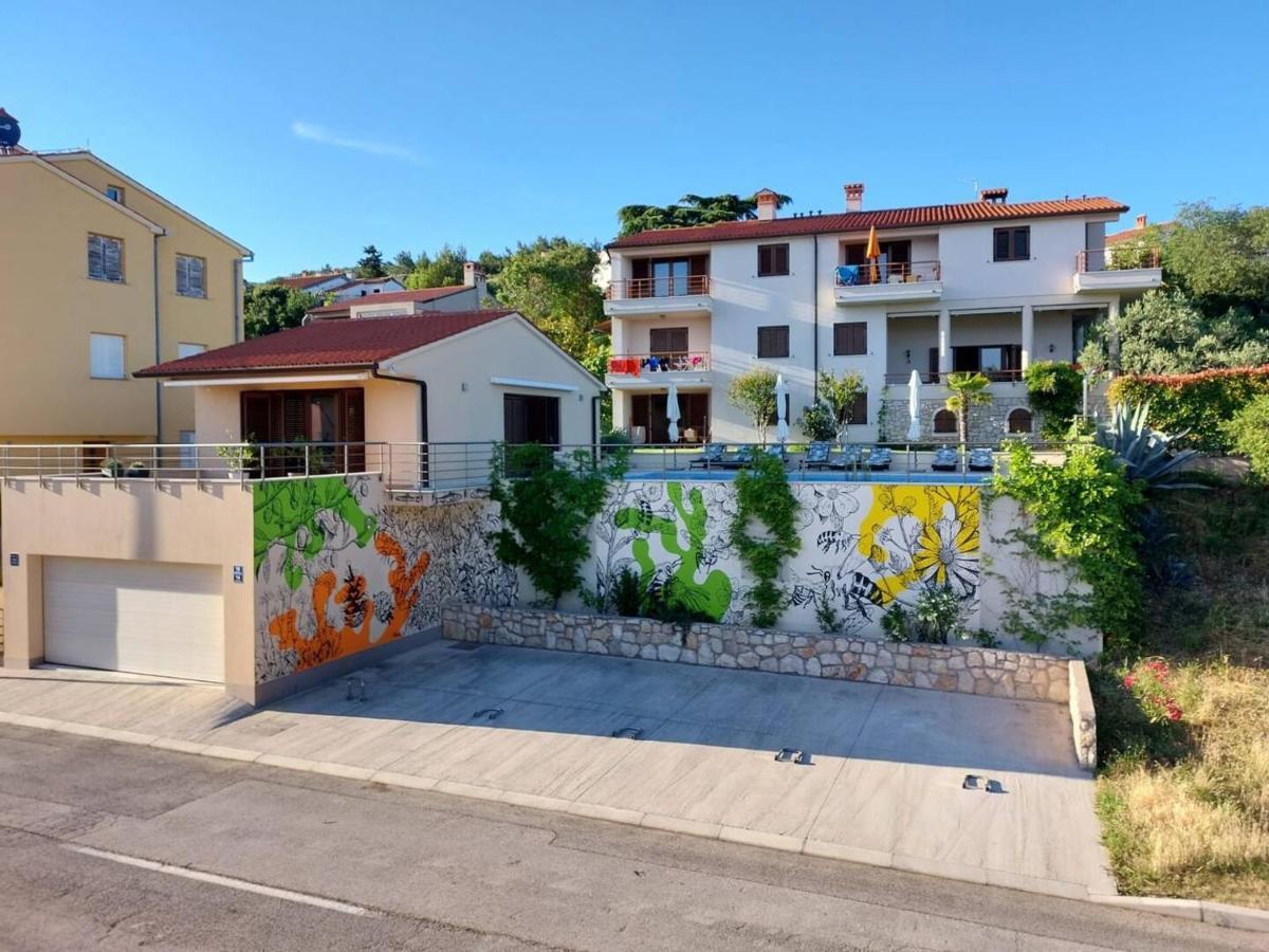 E&T Apartments With A Beautiful Pool Rabac Exterior photo